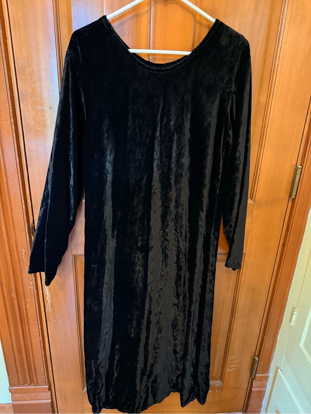 CP Shades Black Velvet Long Sleeve Shift Dress